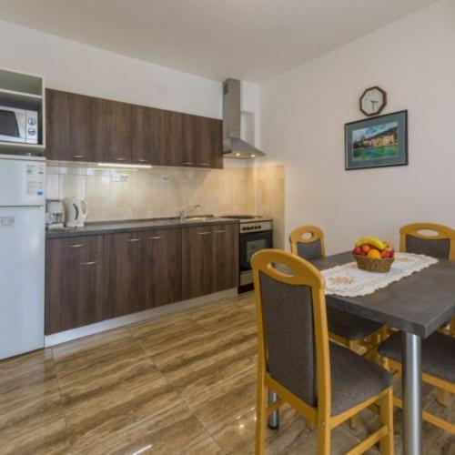 Apartmani S Dvije Spavace Sobe 4 Osobe Selce Exterior foto